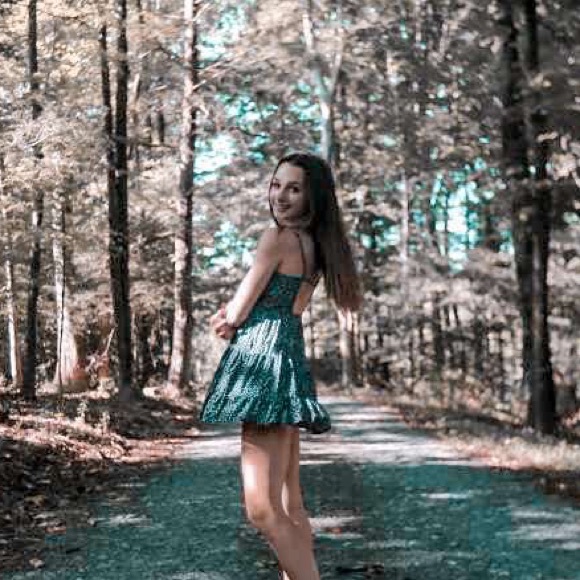 Meet your Posher, Adelynn - Picture 1 of 1